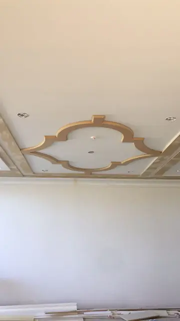Decorative quatrefoil ceiling trim medallion